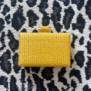 Miztique clutch